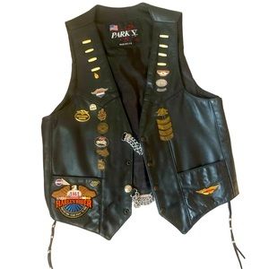 PARK V Vintage 90s Custom Black Leather Biker Vest w/Metal Pins-Patches -Size 42